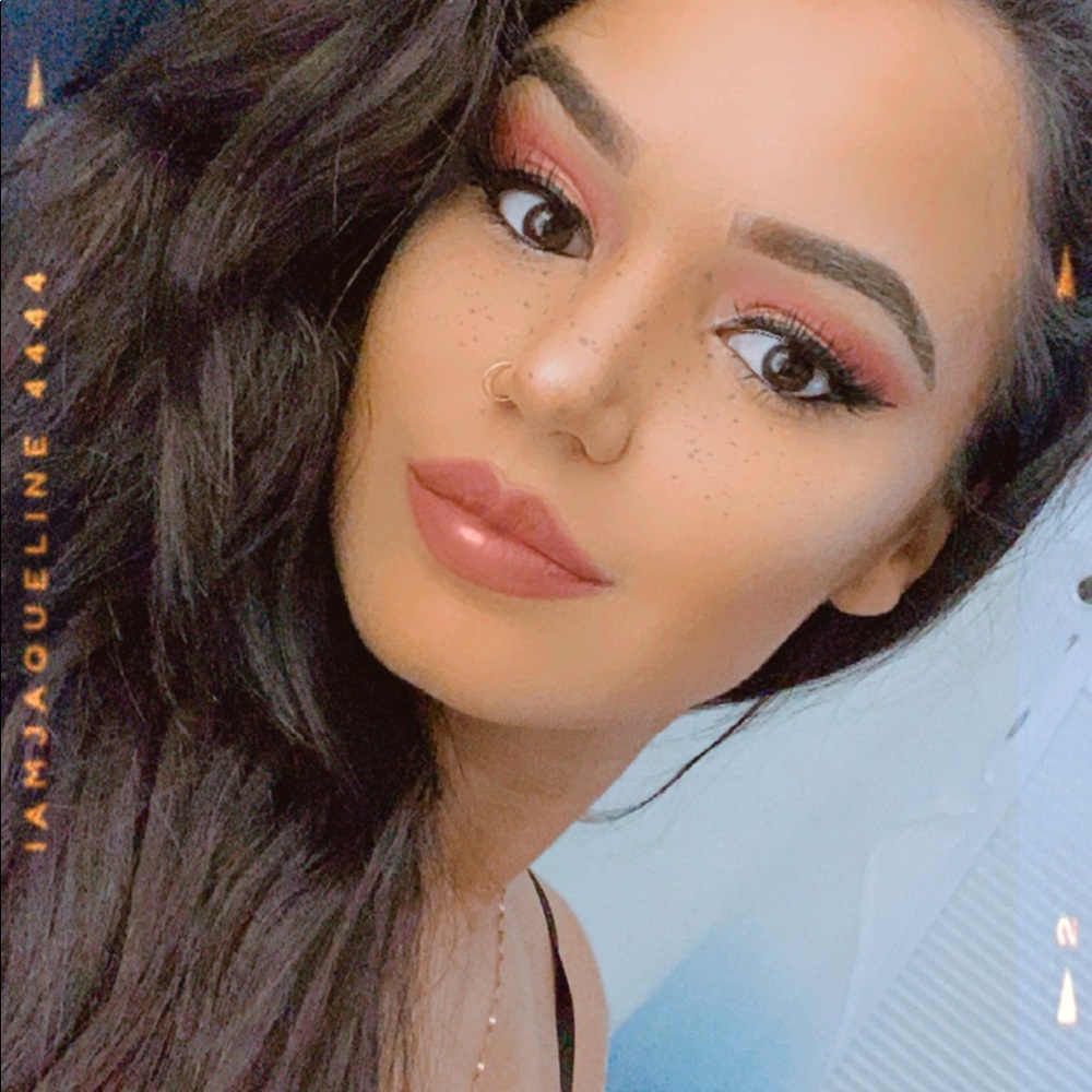 Meet your Posher, Jessica